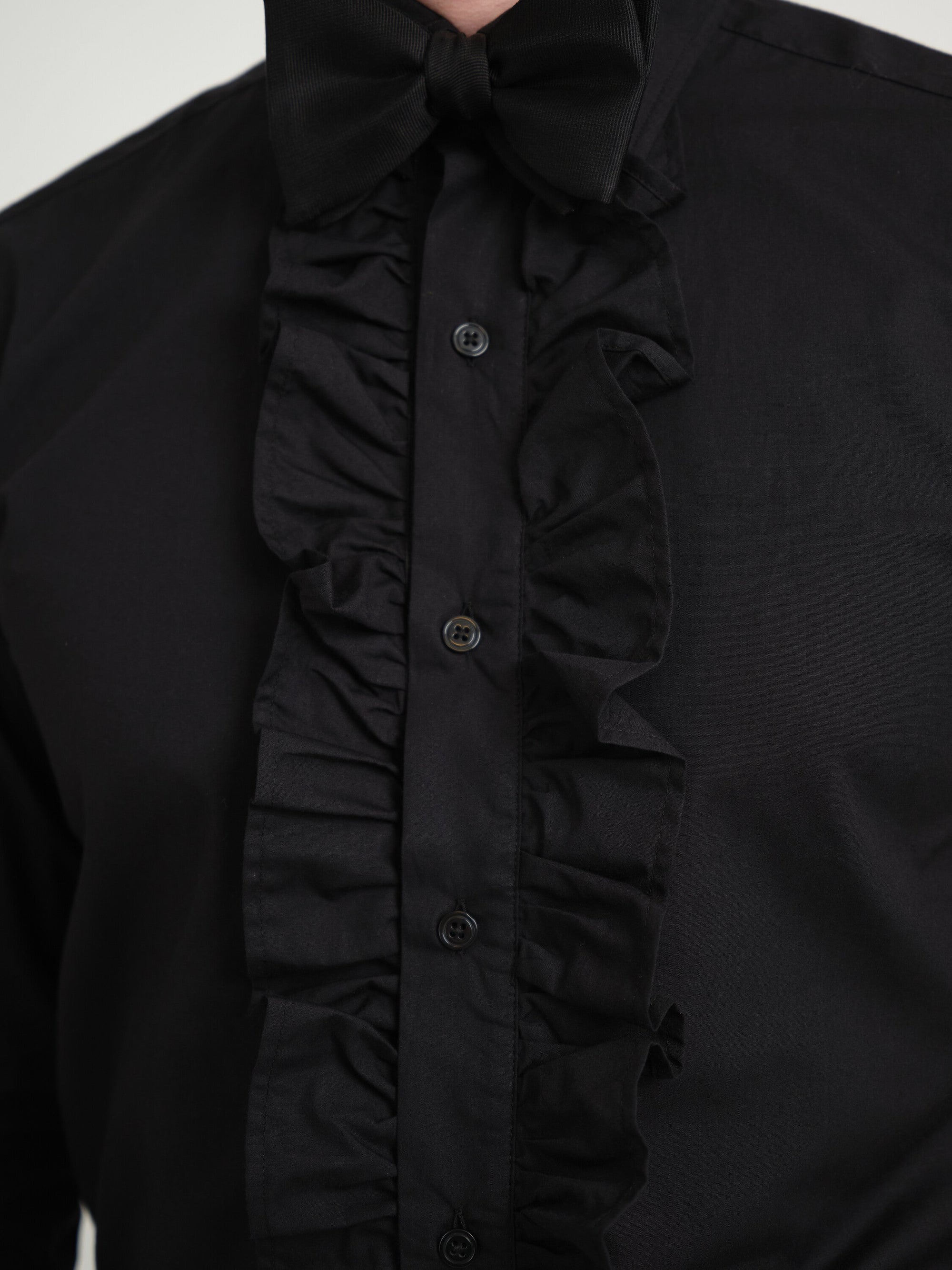 Black Poplin Cotton Large Frill Shirt — fabric detail